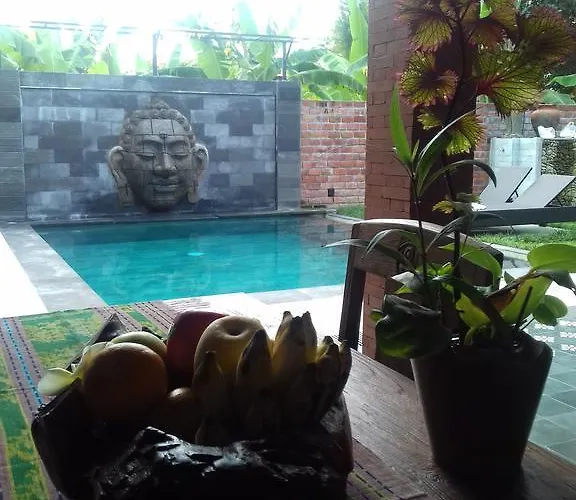 Ketut Kartika *